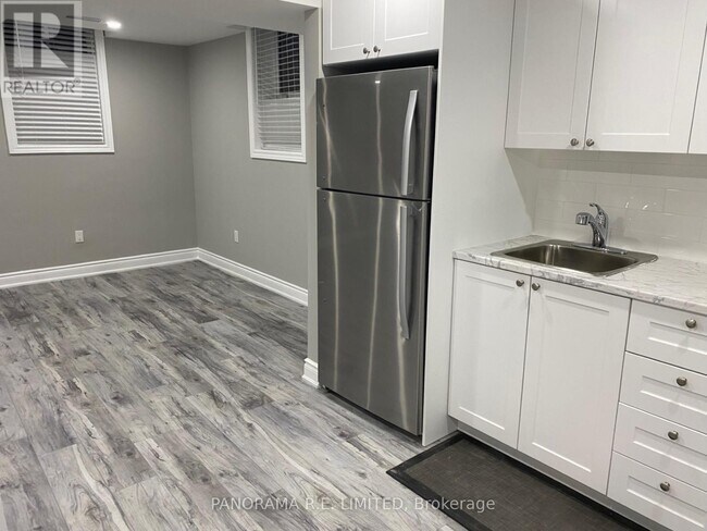 Photo - 85 Echo Ridge Crescent