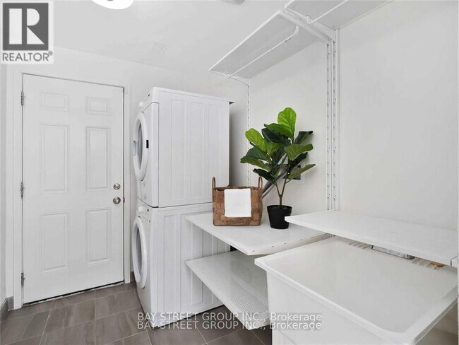 Photo - 3186 Mintwood Cir