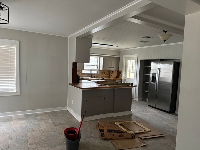 Photo - 3/3 HISD Fenced yard