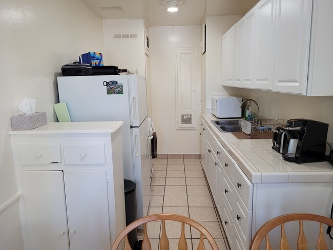 479 Landfair Ave