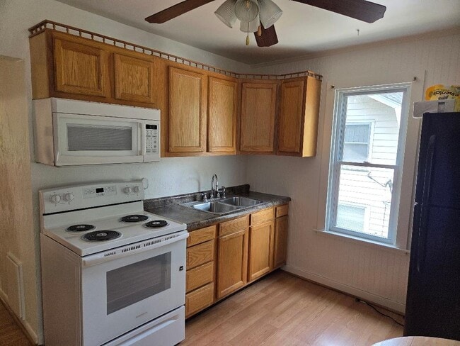 Photo - 1209 Gratiot Ave