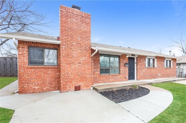 Photo - 2504 Yorkshire Ave Casa