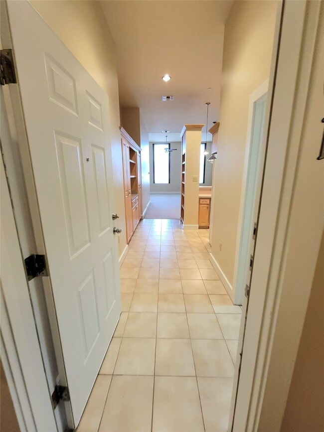 Building Photo - 2315 Harborside Dr Unit 201 Rental