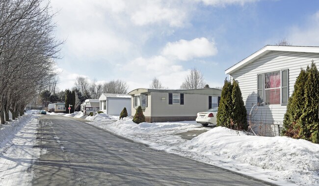 Photo - Oakland Estates MHC