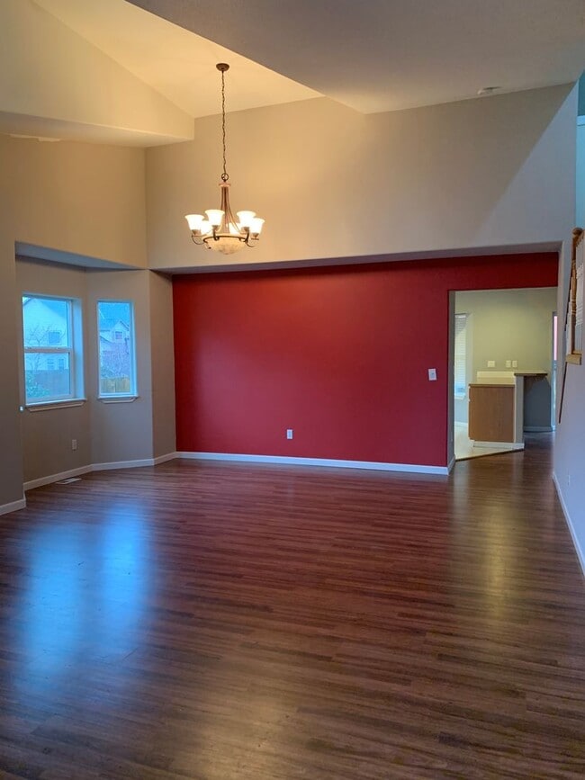 Photo - Spacious 4 bed/2.5 Bath Single Family Home Hillsboro