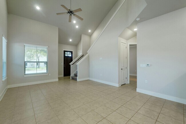 Photo - 3421 Blumie St