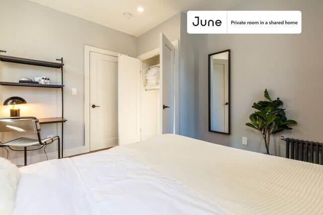 Room in Shared 4 bed/2 bath home in Morningside Heights
