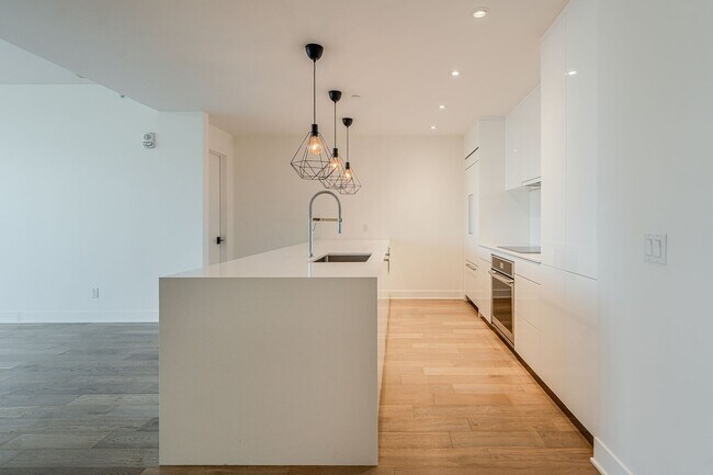 Photo - 1010 Rue de la Commune E Unit 106