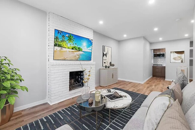 Photo - 453 W 48th St Unit 2F