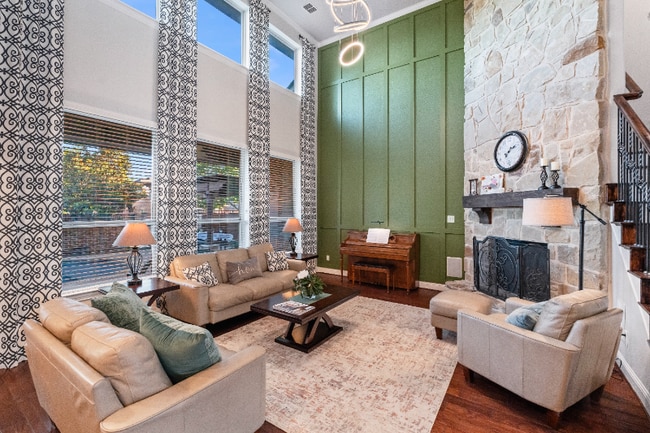 Photo - 2812 Waverley Dr