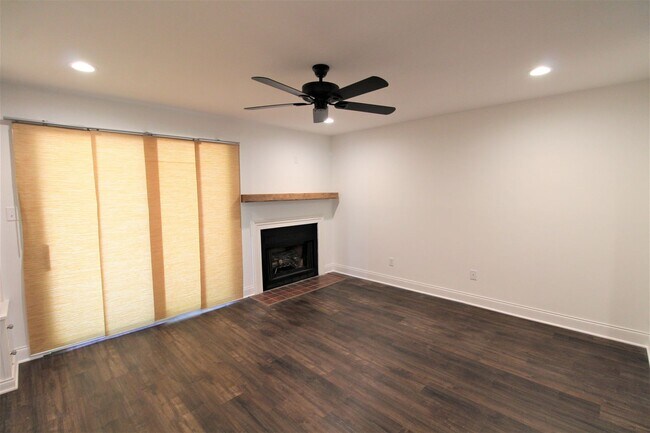 Photo - (Coming Soon) 2 Bedroom Condo In South Park! Unit I