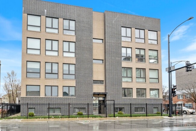 Building Photo - 2304 W Jackson Blvd Unit 1E Rental