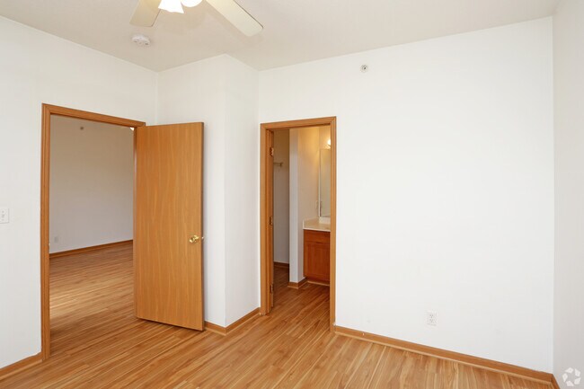 875 Bed 2 - 1209 Mayfield Dr