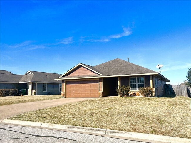 Photo - 407 Laney St