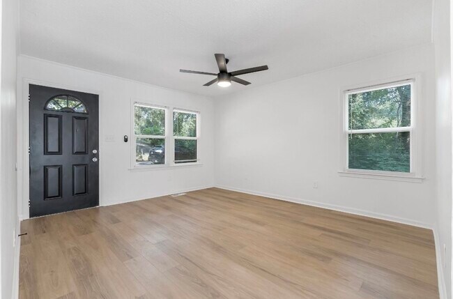 Photo - 409 Yardley Ct Unidad 409 Ydarley CT Apt B