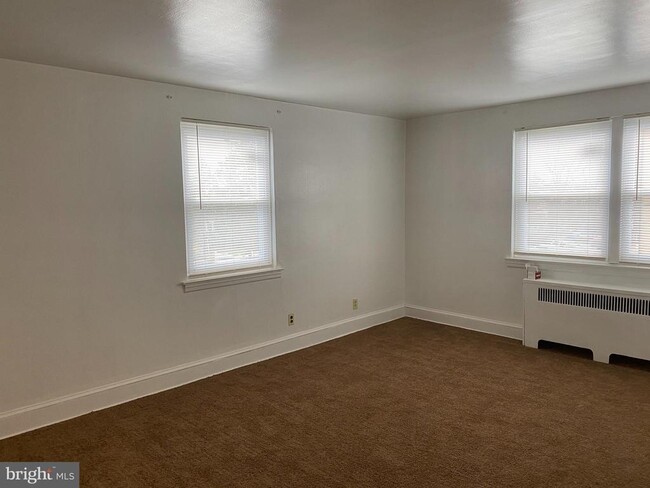 Photo - 6434 Oxford Ave