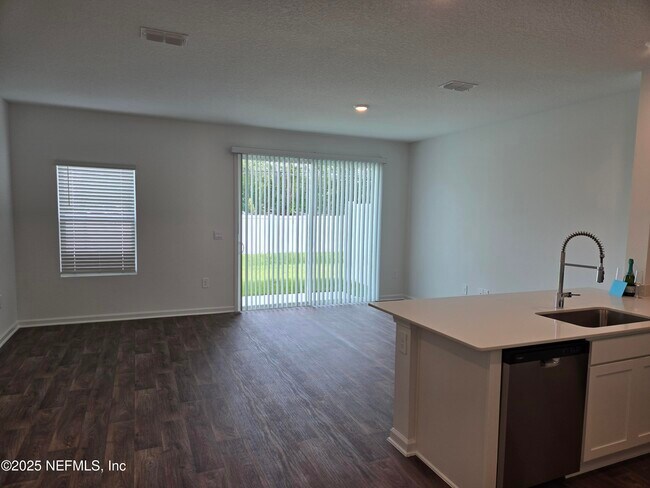 Photo - 1550 Jeremiah St