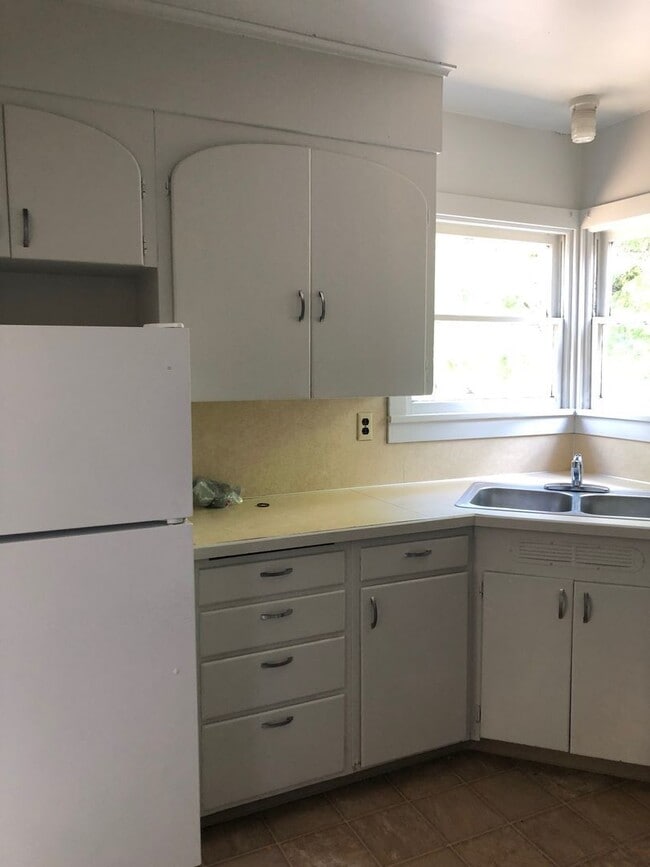 Photo - 2189 Hilyard St