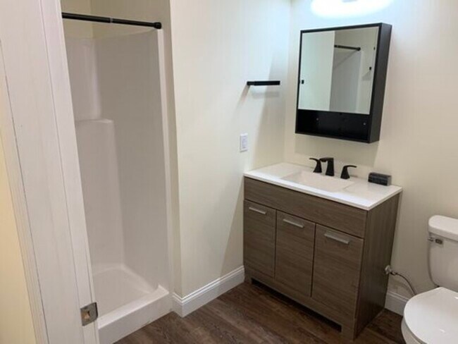 308 Main St Unit 5