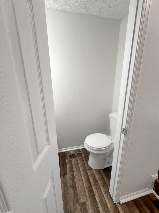 Photo - 563 Melissa Ct