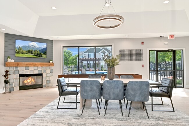 Photo - Farmington Lakes Apartments