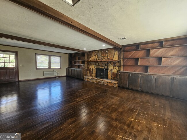 Photo - 150 Jefferson Blvd