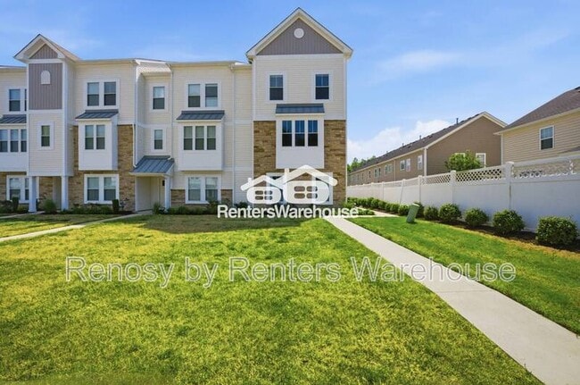 Building Photo - 1005 Opal St