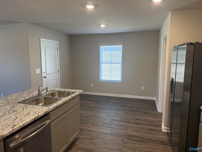 Photo - 151 Olde Hearth Rd