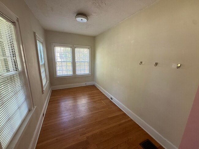 Photo - 608 Kastle Rd