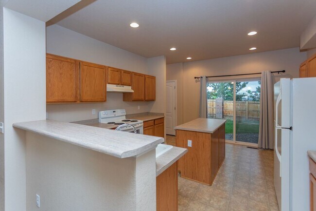 6563 Silverwind Cir