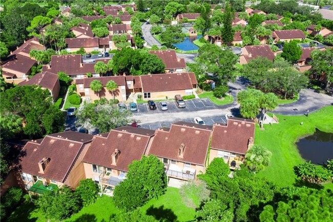 Beautiful Remodeled First Floor 2/2 Condo ... - Beautiful Remodeled First Floor 2/2 Condo ... Unit 17