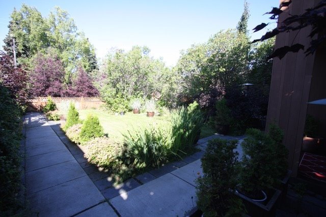 Gorgeous 2 Bedroom Downtown Top Floor Condo! - Gorgeous 2 Bedroom Downtown Top Floor Condo!