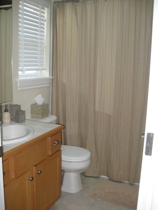 Building Photo - 2326 N 62nd St Rental
