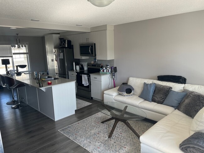 Photo - 846 Daniels Way SW