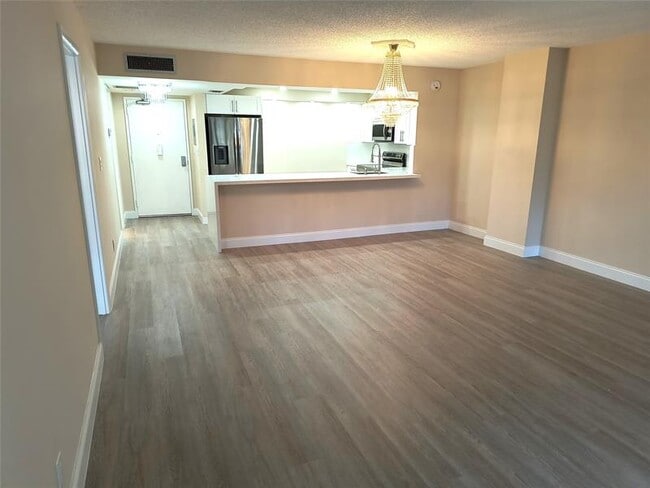 Photo - 10777 W Sample Rd Unit 203