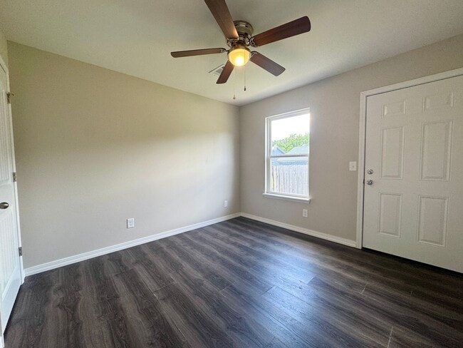 Photo - 2 Bedroom/2 Bathroom Triplex Unit in Southside