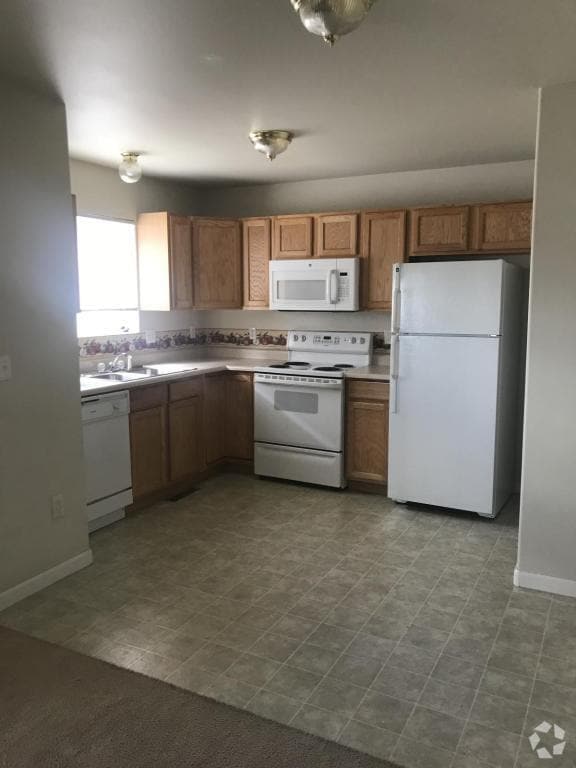 Building Photo - 1223 Taft Ave Rental