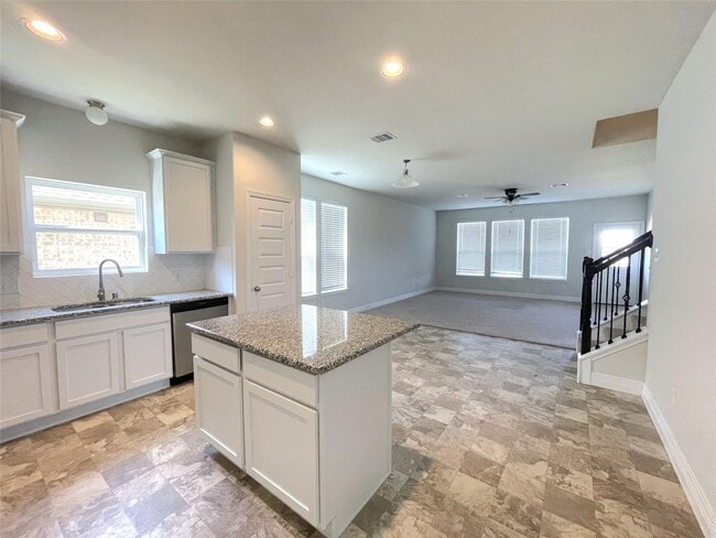 Photo - 3310 Aster Mdw Wy