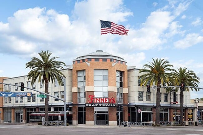 215 S Brea Blvd, LLC - Lofts
