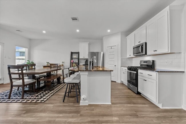 Photo - 3109 Magnolia Pass Ln