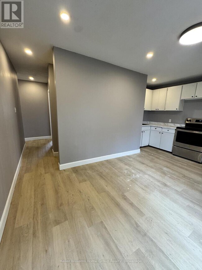 Photo - 116 Elora St S