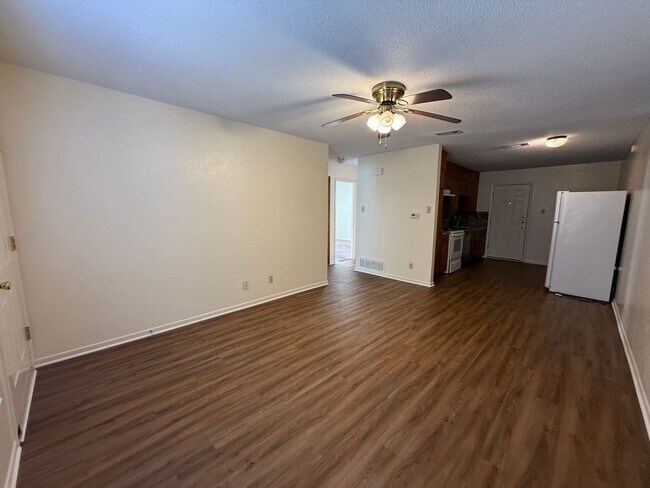 Photo - 1407 Janis Dr Unit # B