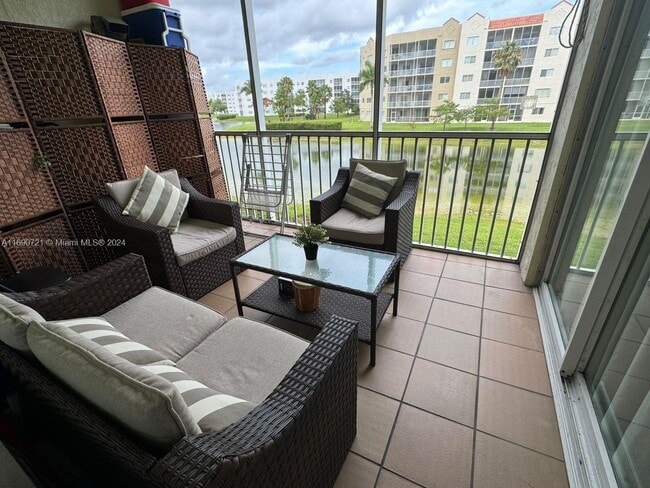 Photo - 10700 NW 66th St Unidad 213