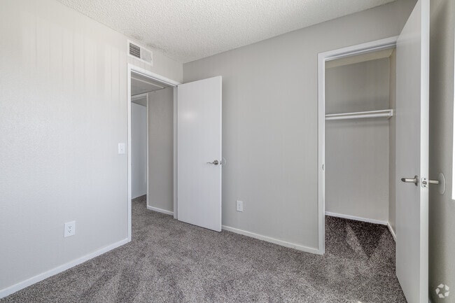 2BR, 1BA - 670SF - Second Bedroom