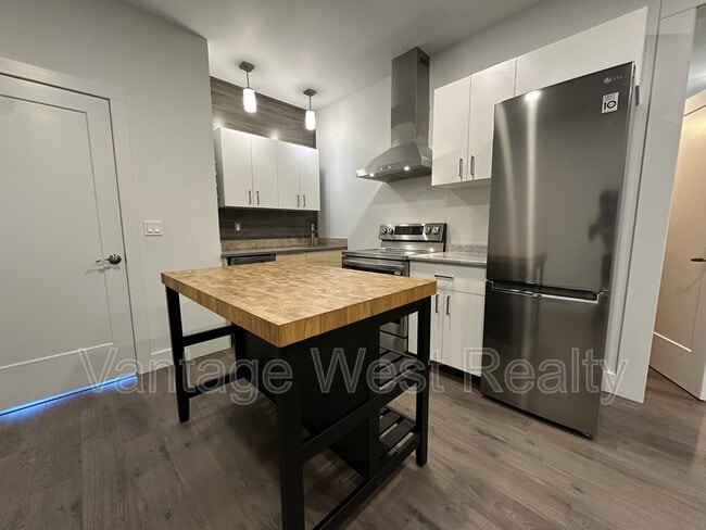 Photo - 889 Mt Ida Dr