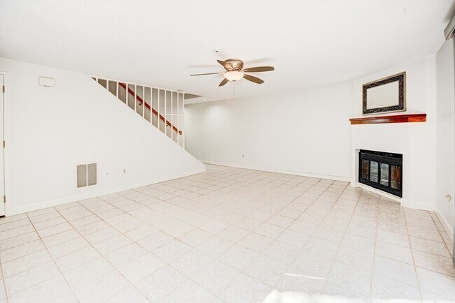 Photo - 522 Tumbling Hawk Unit 522