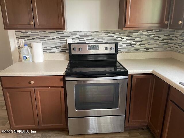 Photo - 319 W 49th St