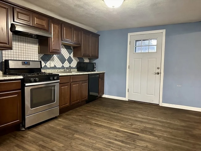 Photo - 163 Saratoga St