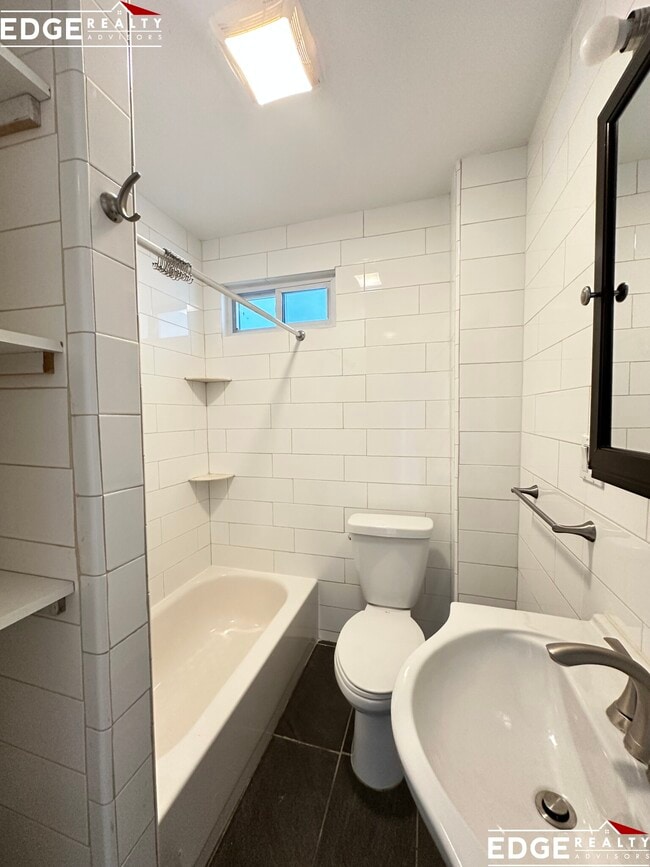 Photo - 315 Warren St