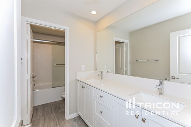 Photo - 31597 Dwight Dr